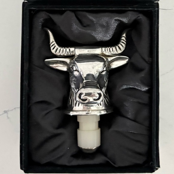 Neiman Marcus Silver Plated Longhorn Bull Wine Bottle Stopper with Box C. 1980's - Picture 2 of 8